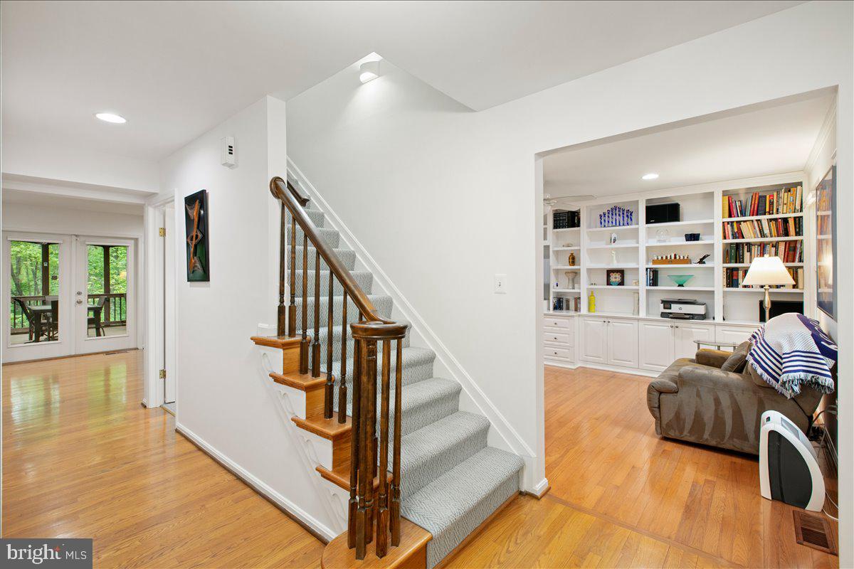 RESTON - Residential
