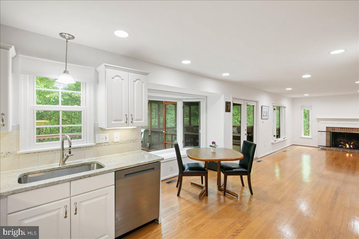 RESTON - Residential