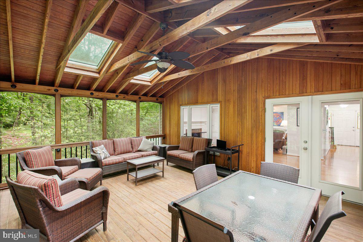 RESTON - Residential