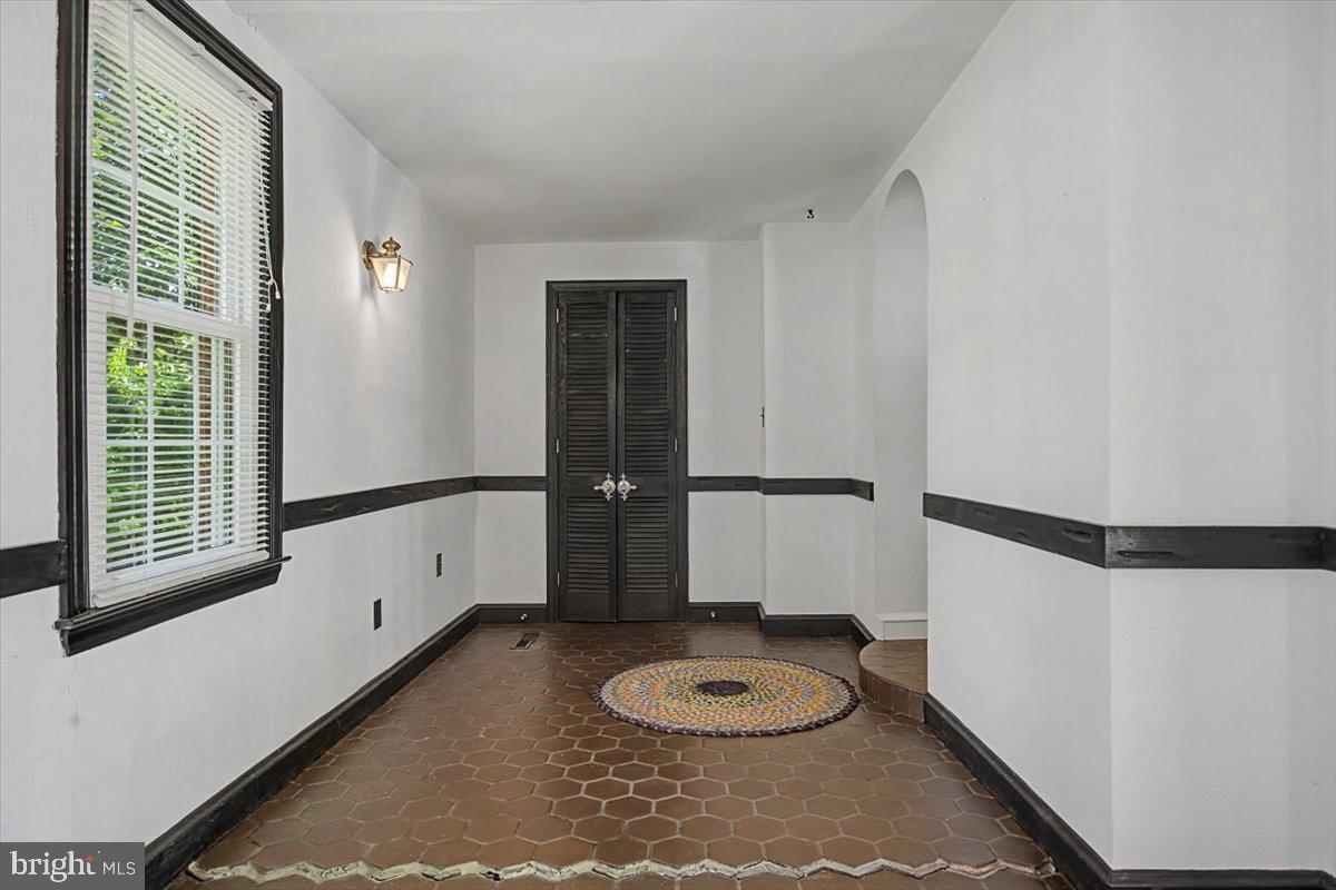 803 BELLEVUE ROAD