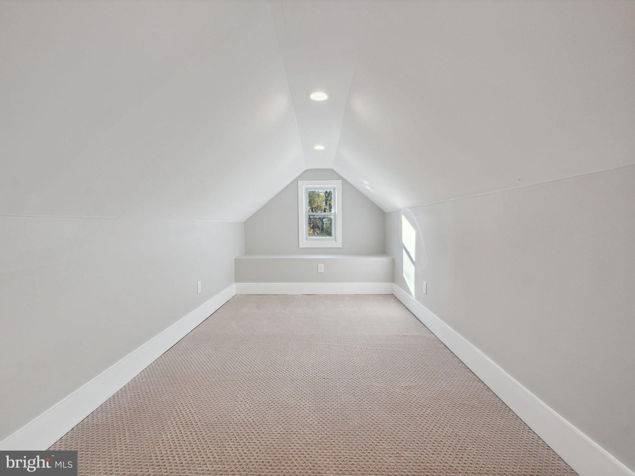 HYATTSVILLE HILLS - Residential