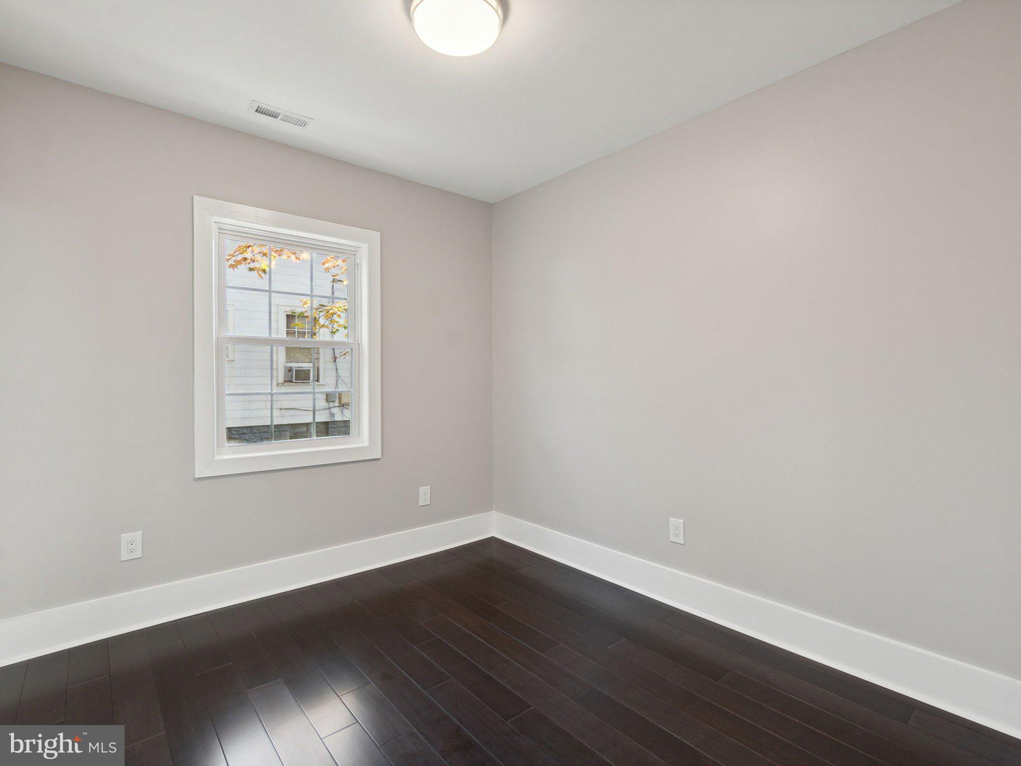 HYATTSVILLE HILLS - Residential