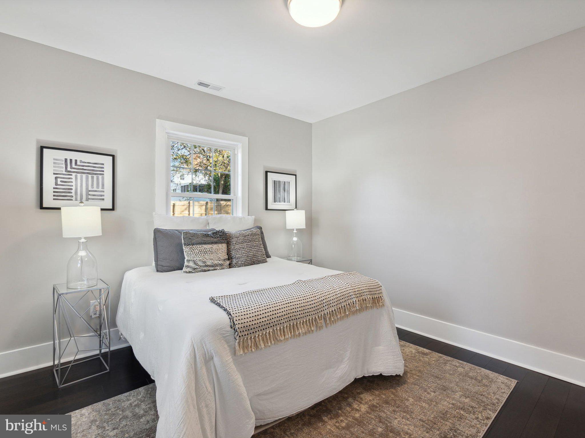 HYATTSVILLE HILLS - Residential