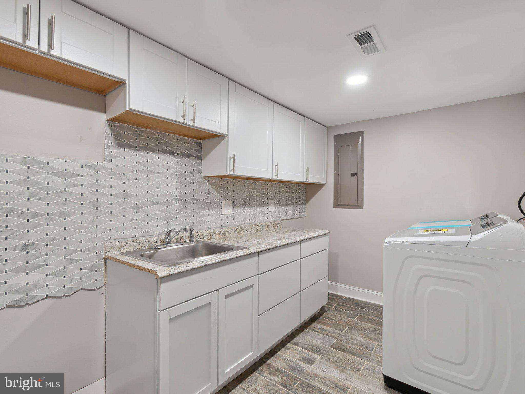 HYATTSVILLE HILLS - Residential