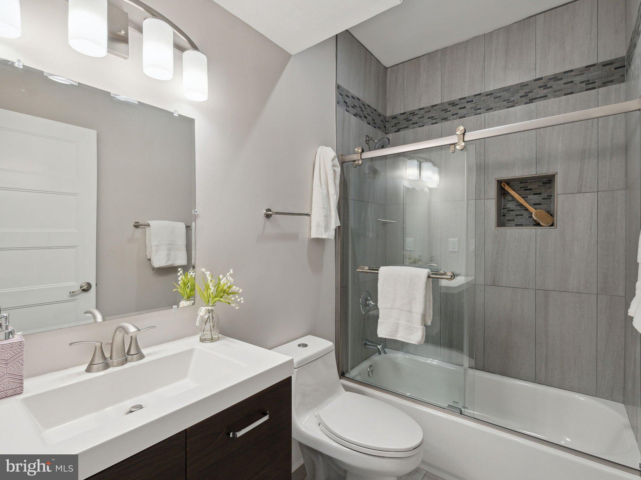 HYATTSVILLE HILLS - Residential