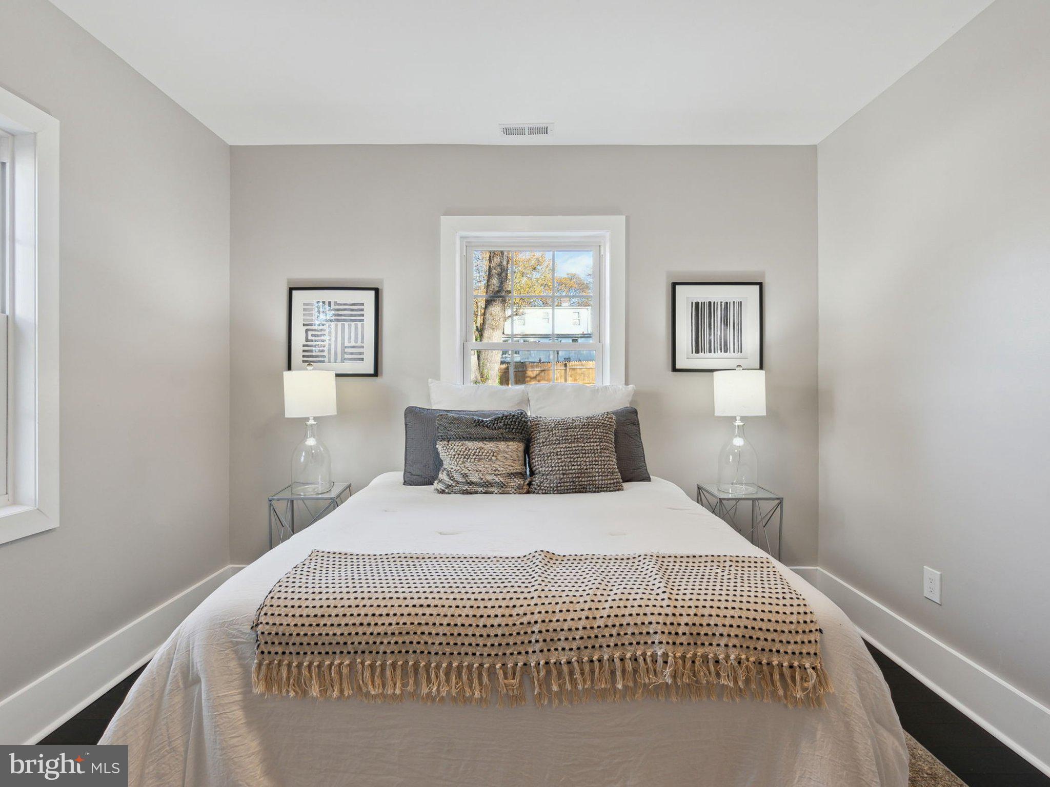 HYATTSVILLE HILLS - Residential