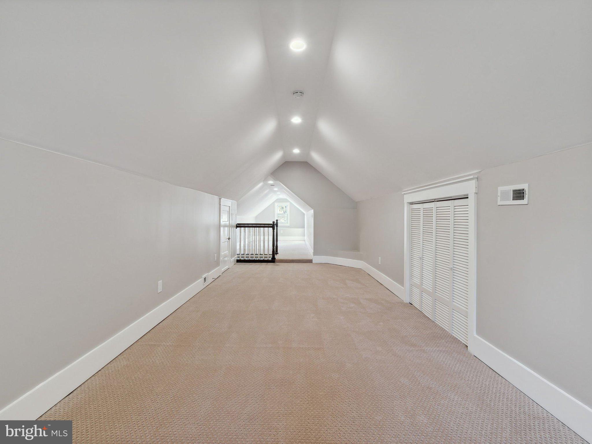 HYATTSVILLE HILLS - Residential