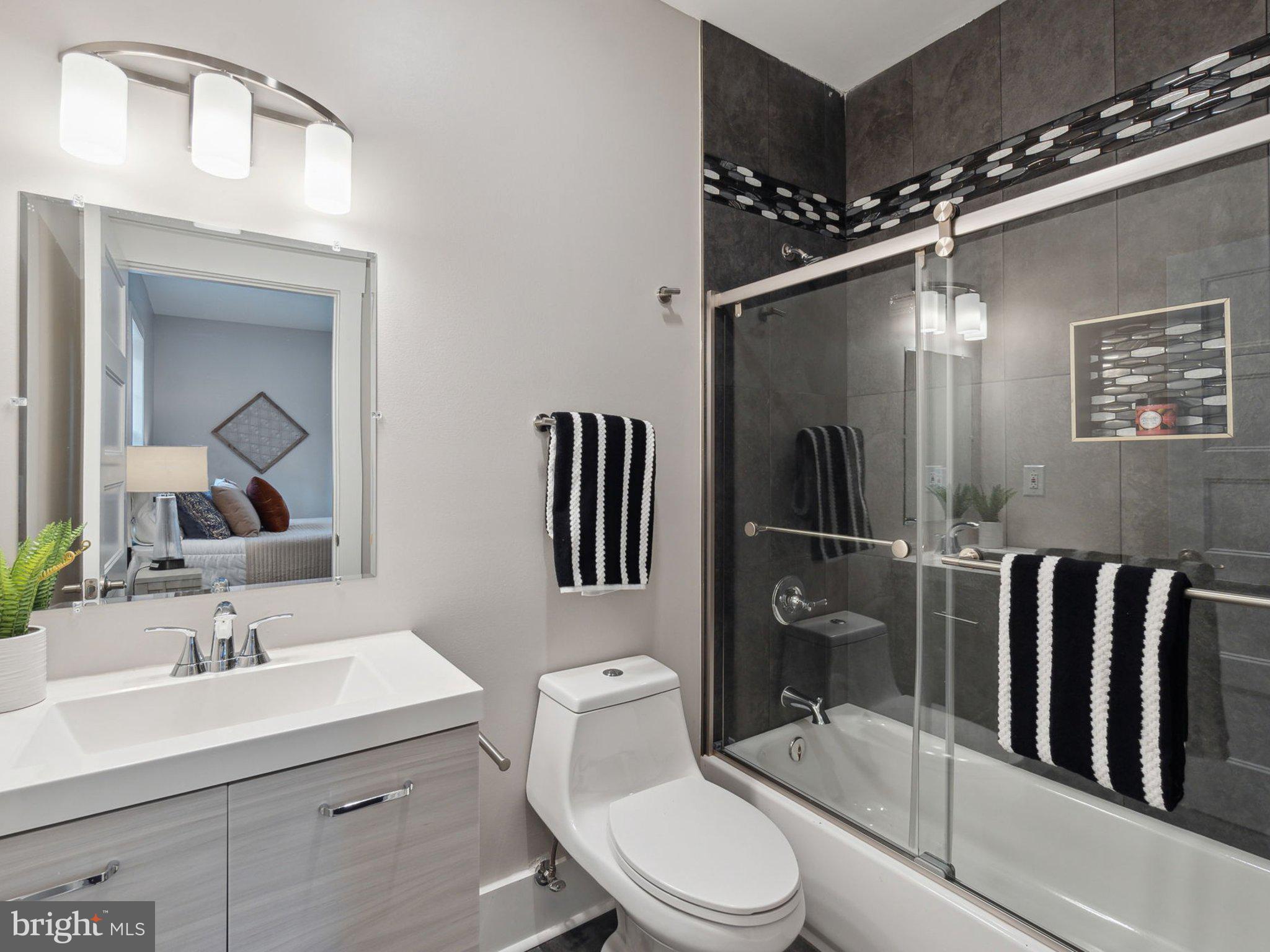 HYATTSVILLE HILLS - Residential