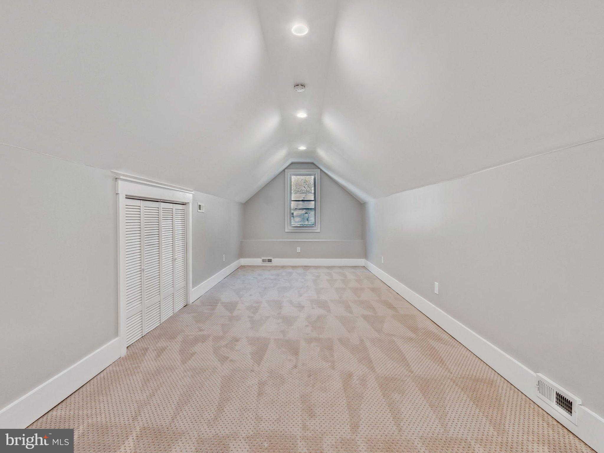 HYATTSVILLE HILLS - Residential