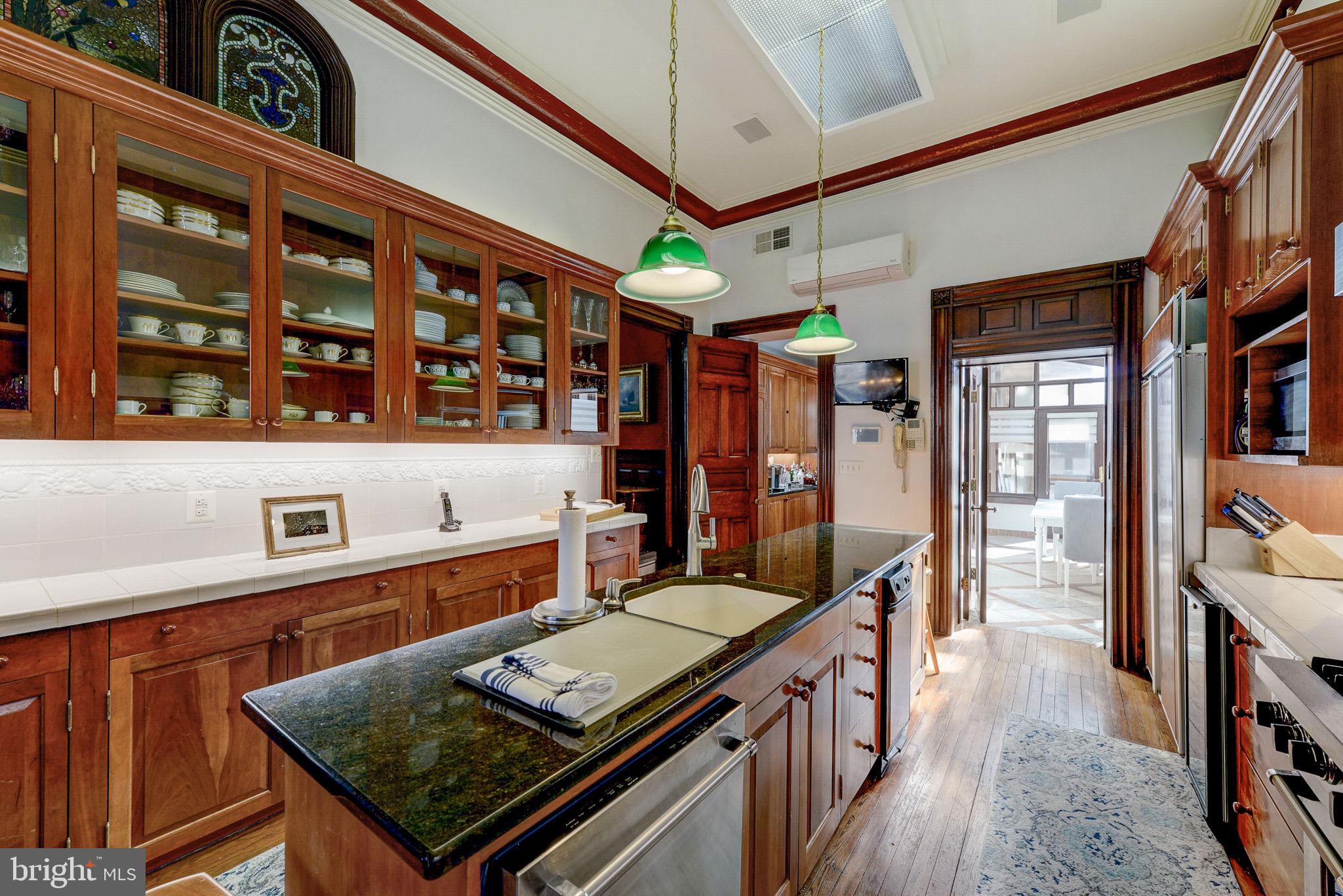 ART MUSEUM AREA - Residential