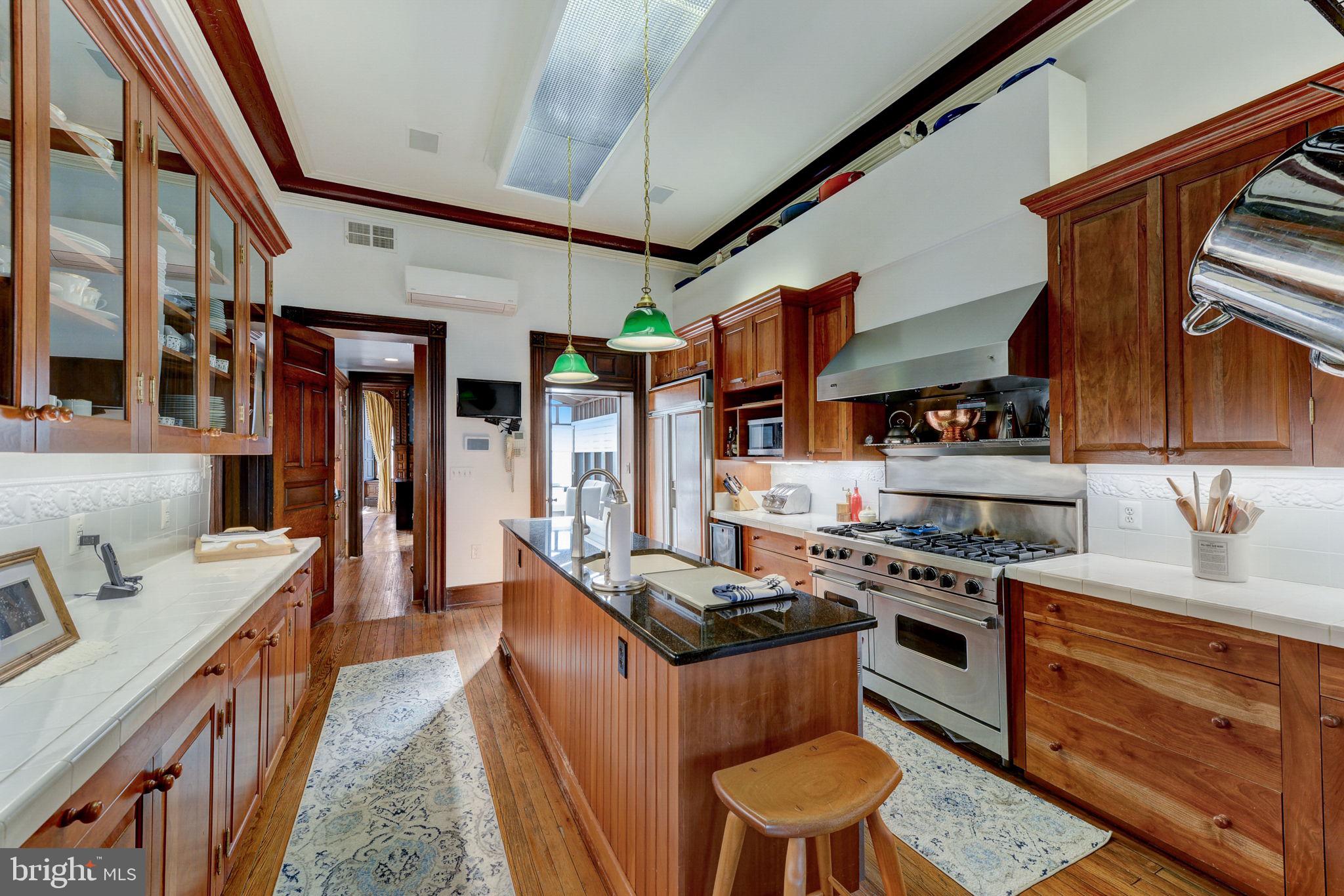 ART MUSEUM AREA - Residential