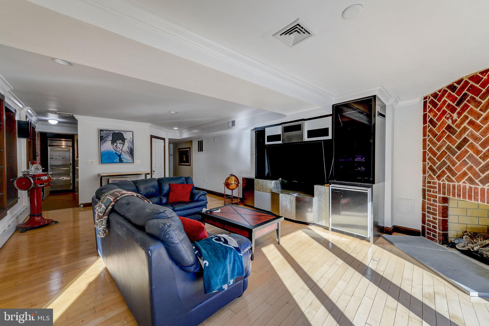 ART MUSEUM AREA - Residential