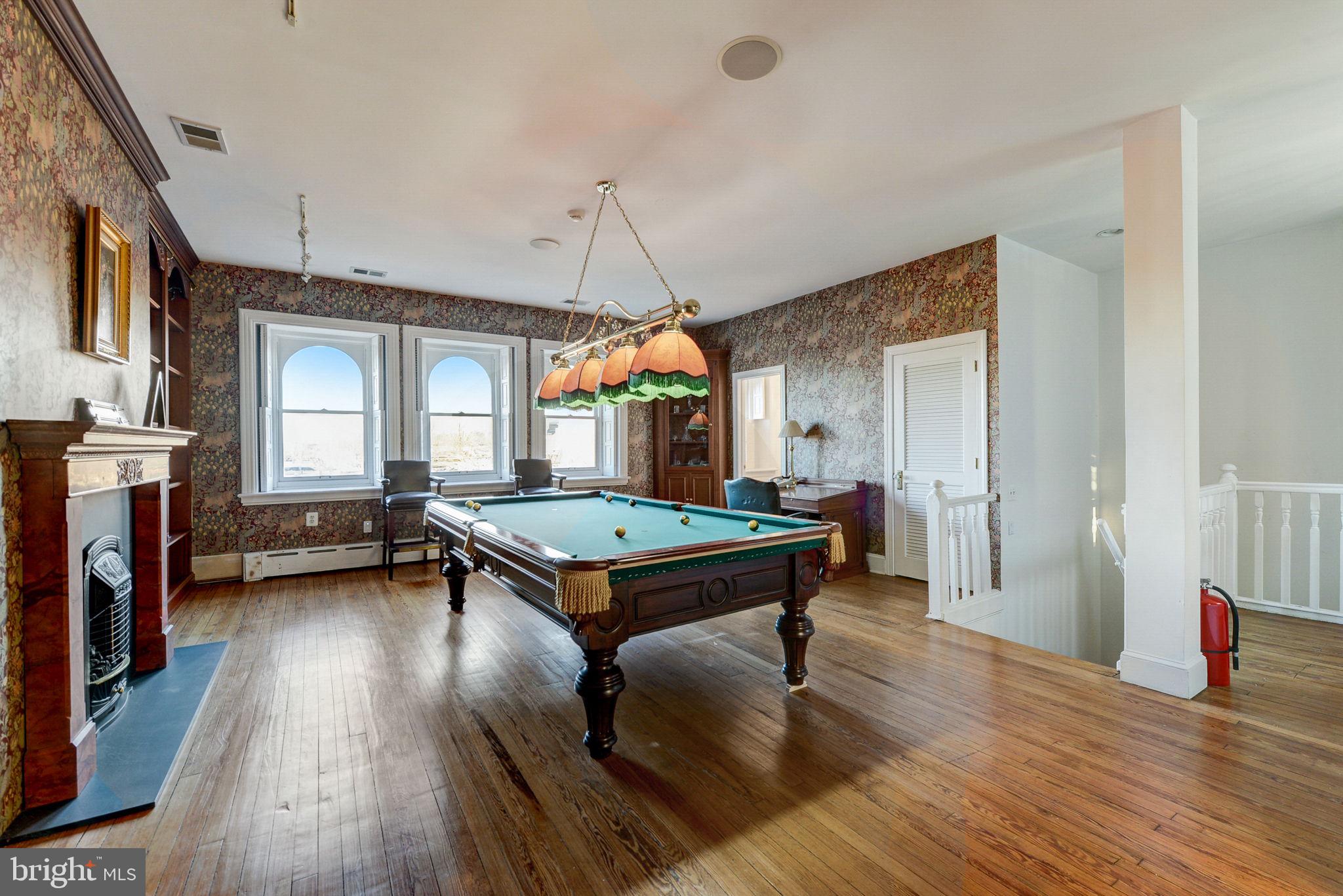 ART MUSEUM AREA - Residential