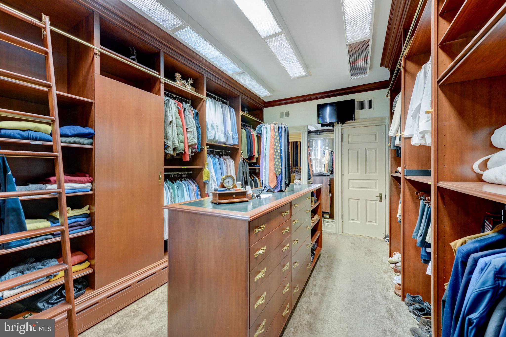 ART MUSEUM AREA - Residential