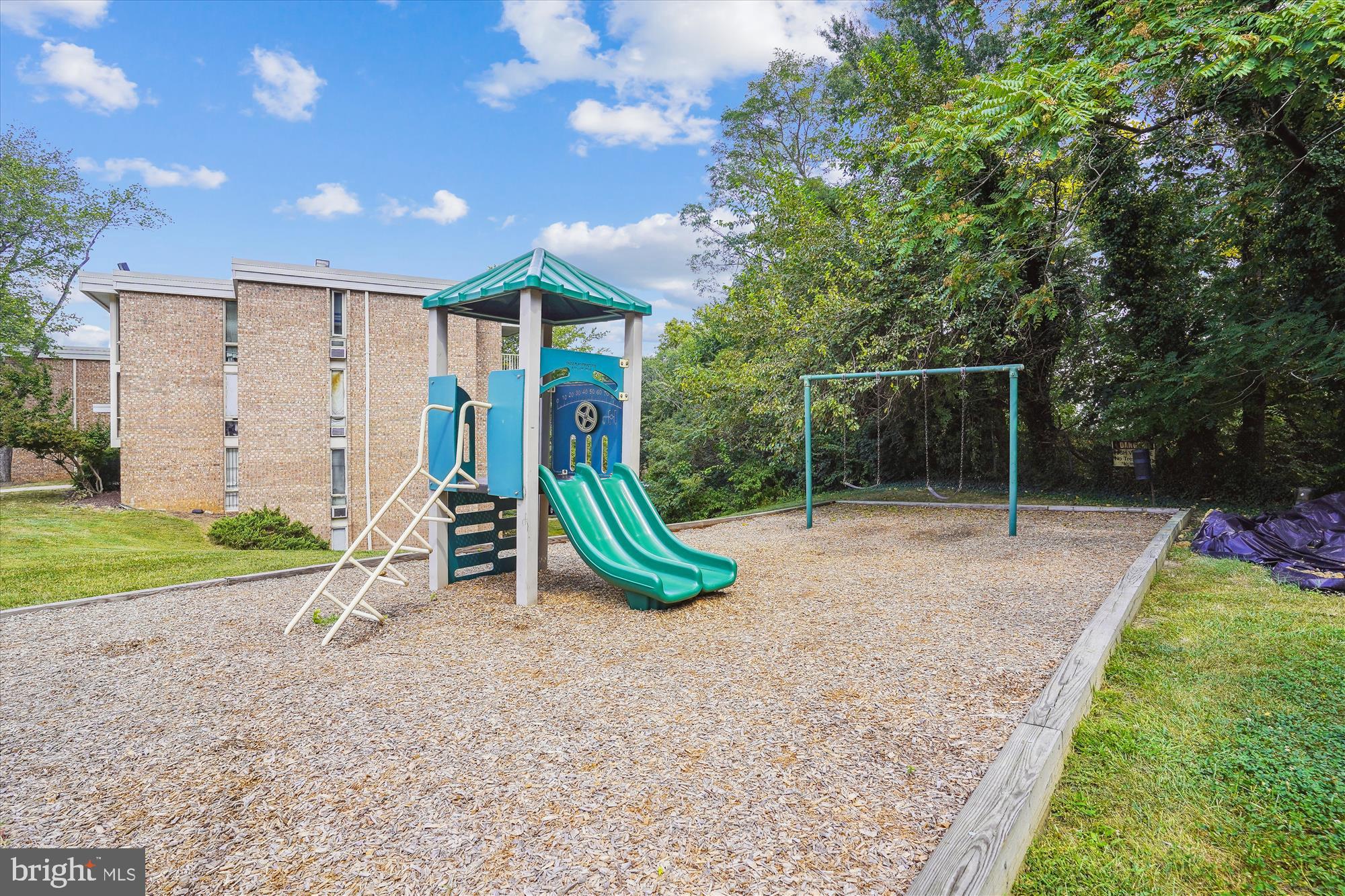 HUNTINGTON CLUB - Residential