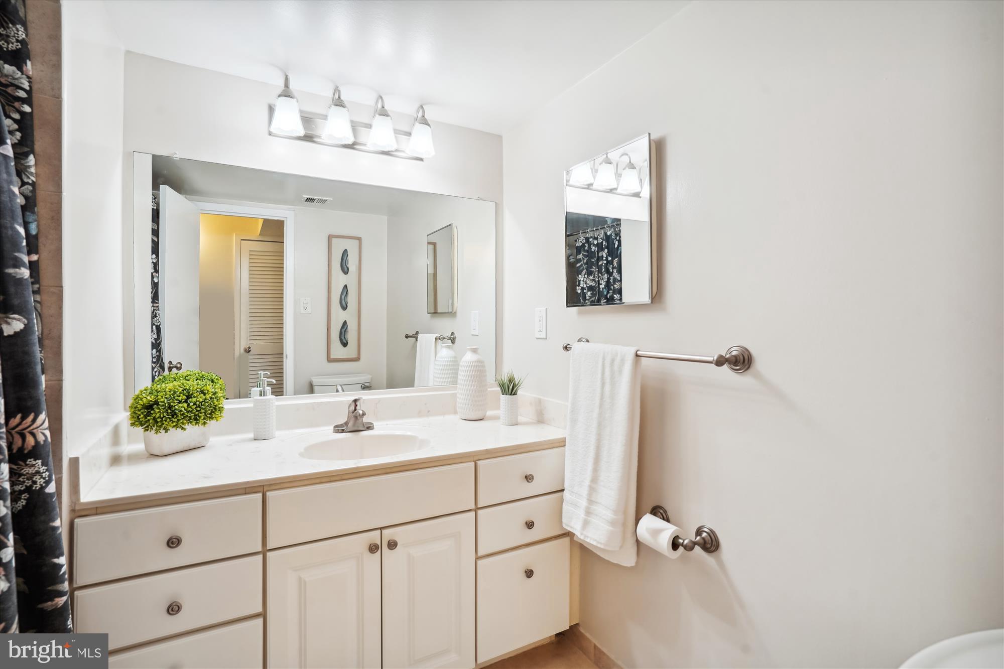 HUNTINGTON CLUB - Residential