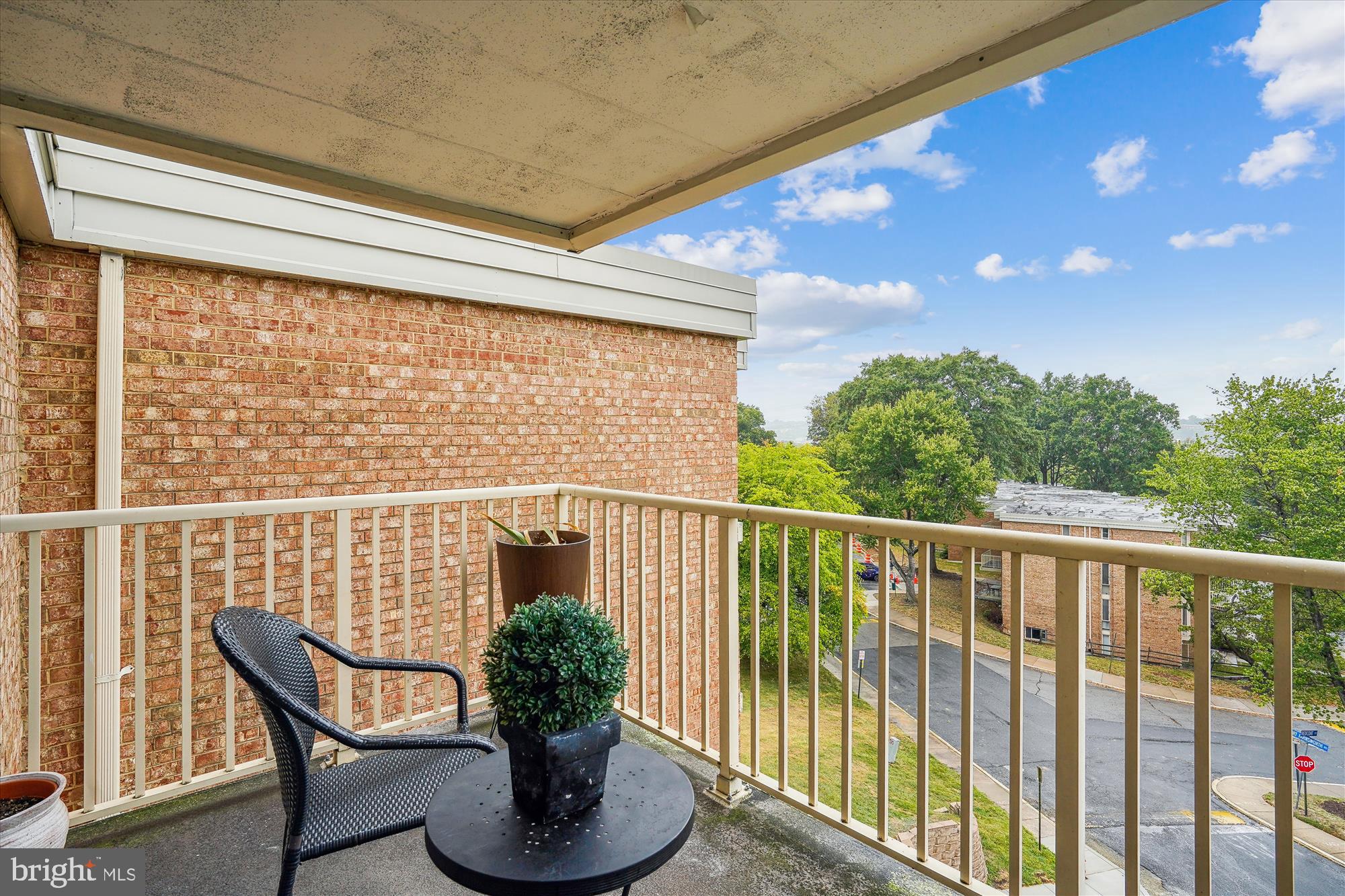 HUNTINGTON CLUB - Residential