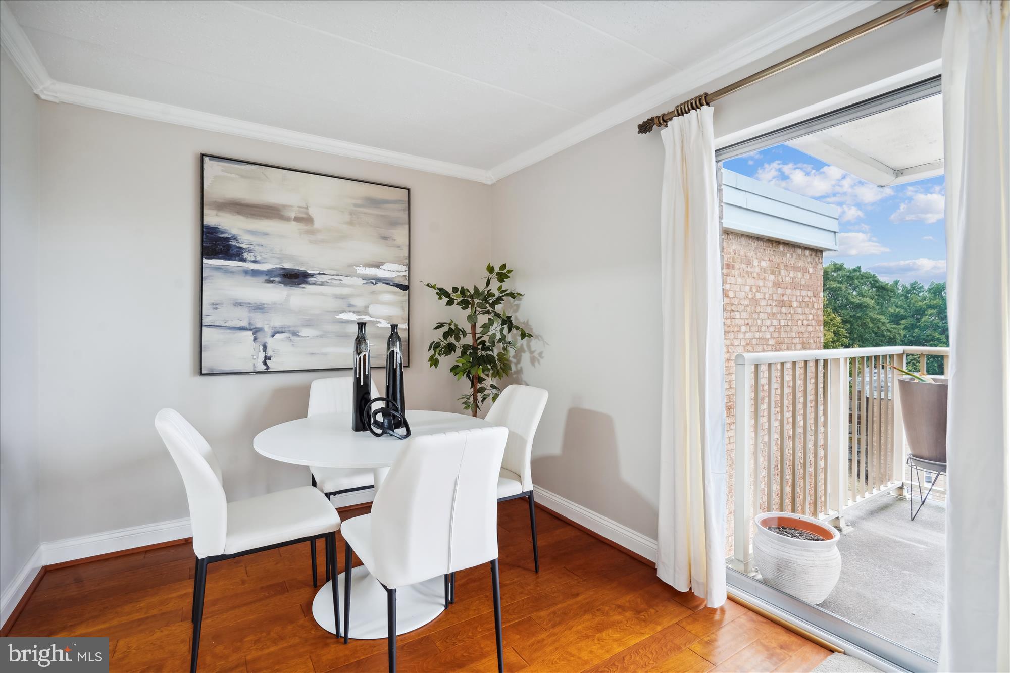 HUNTINGTON CLUB - Residential