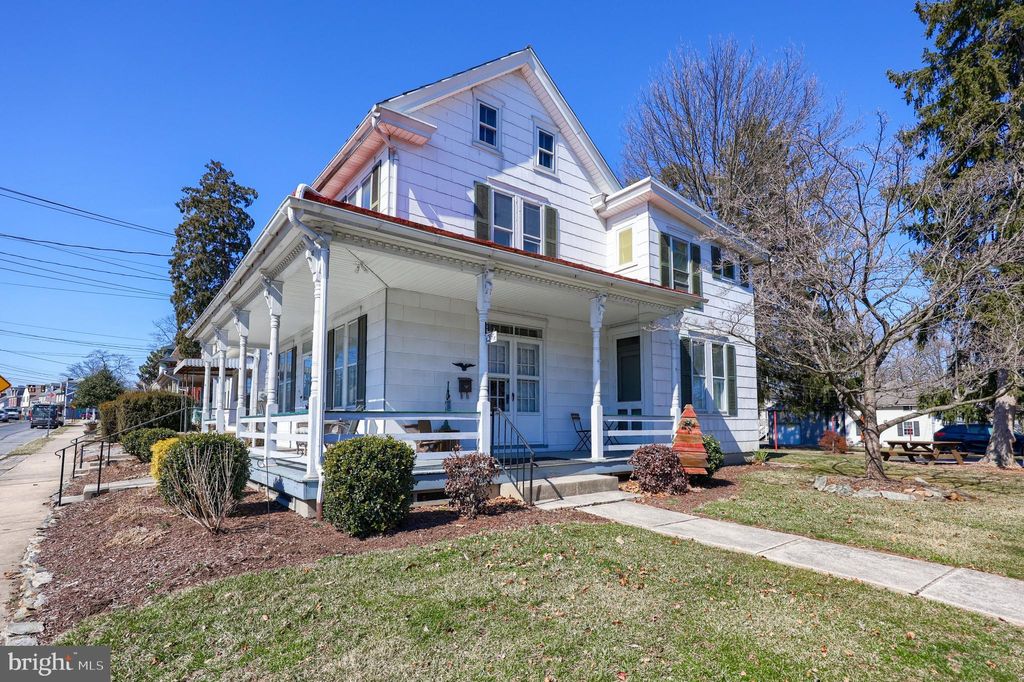 Photo of 139 E Main Street, MOUNTVILLE, PA 17554 (MLS # PALA2064964)