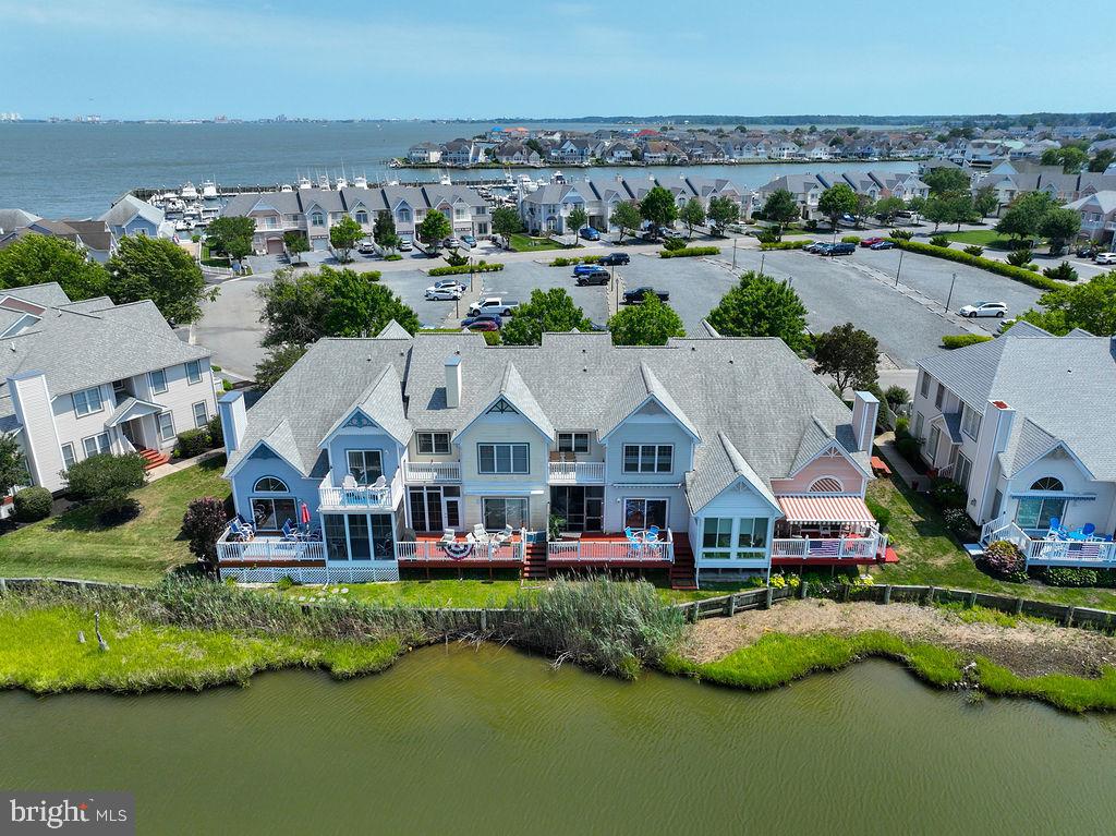 843 YACHT CLUB DRIVE