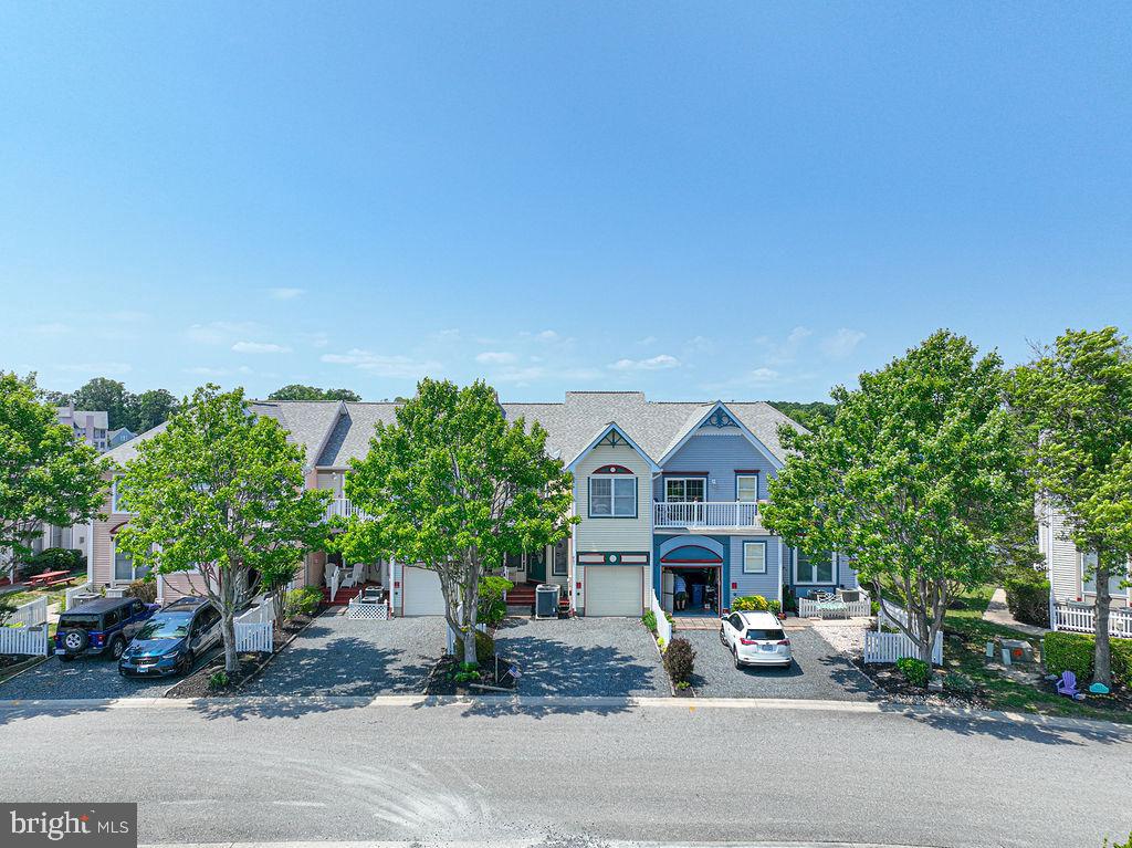 843 YACHT CLUB DRIVE