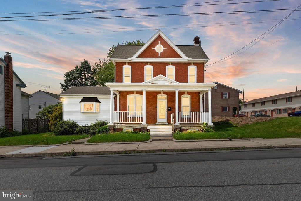 Photo of 214 N Hanover Street, ELIZABETHTOWN, PA 17022 (MLS # PALA2090852)