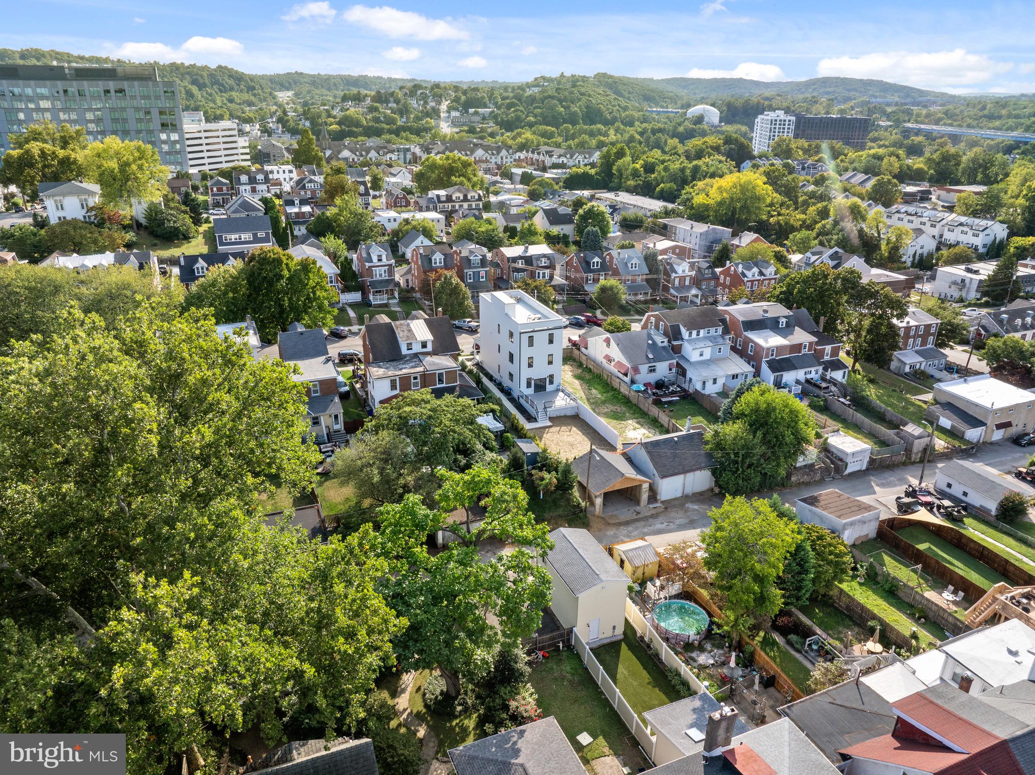 124 W 3RD AVENUE