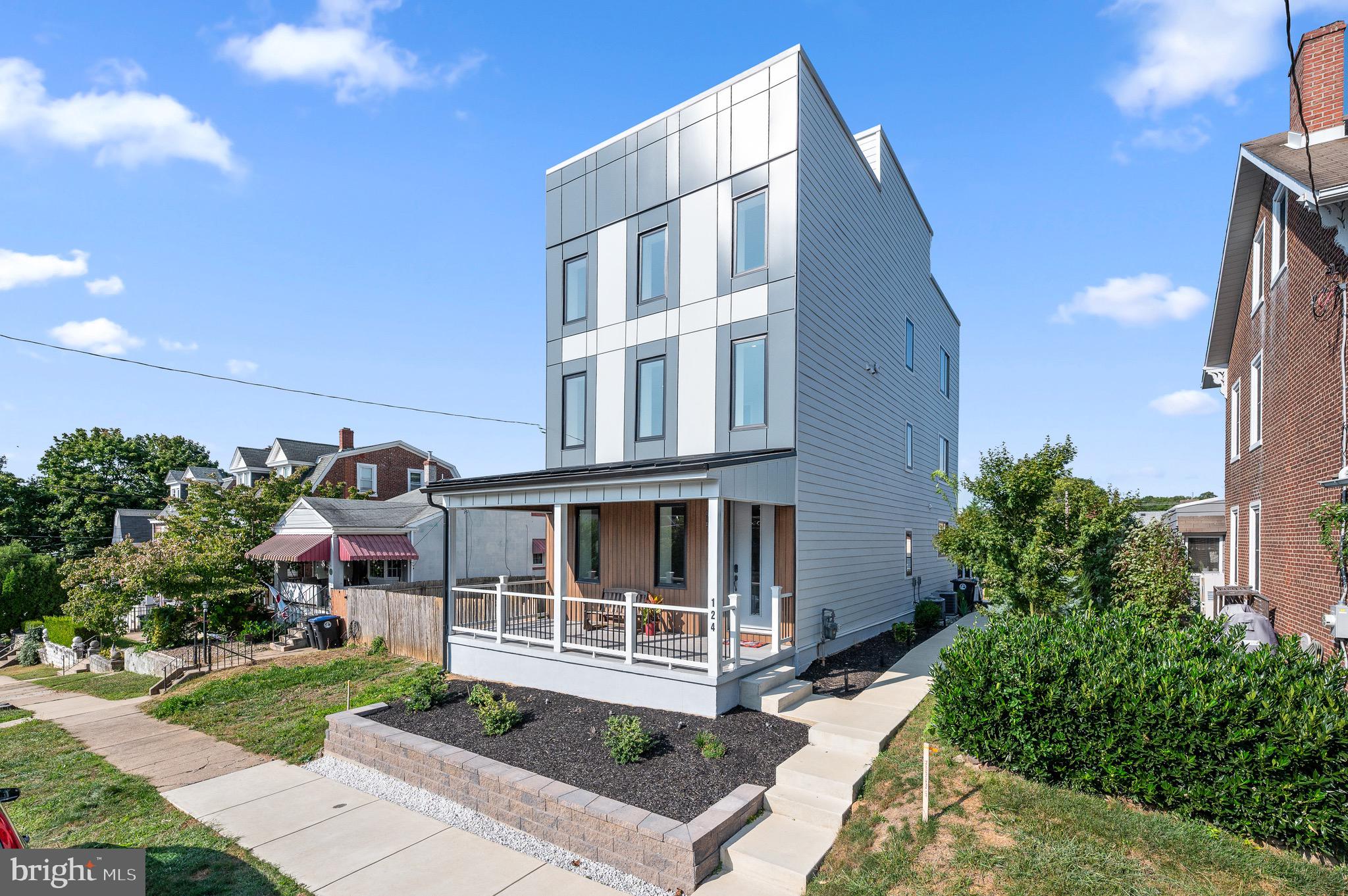 124 W 3RD AVENUE