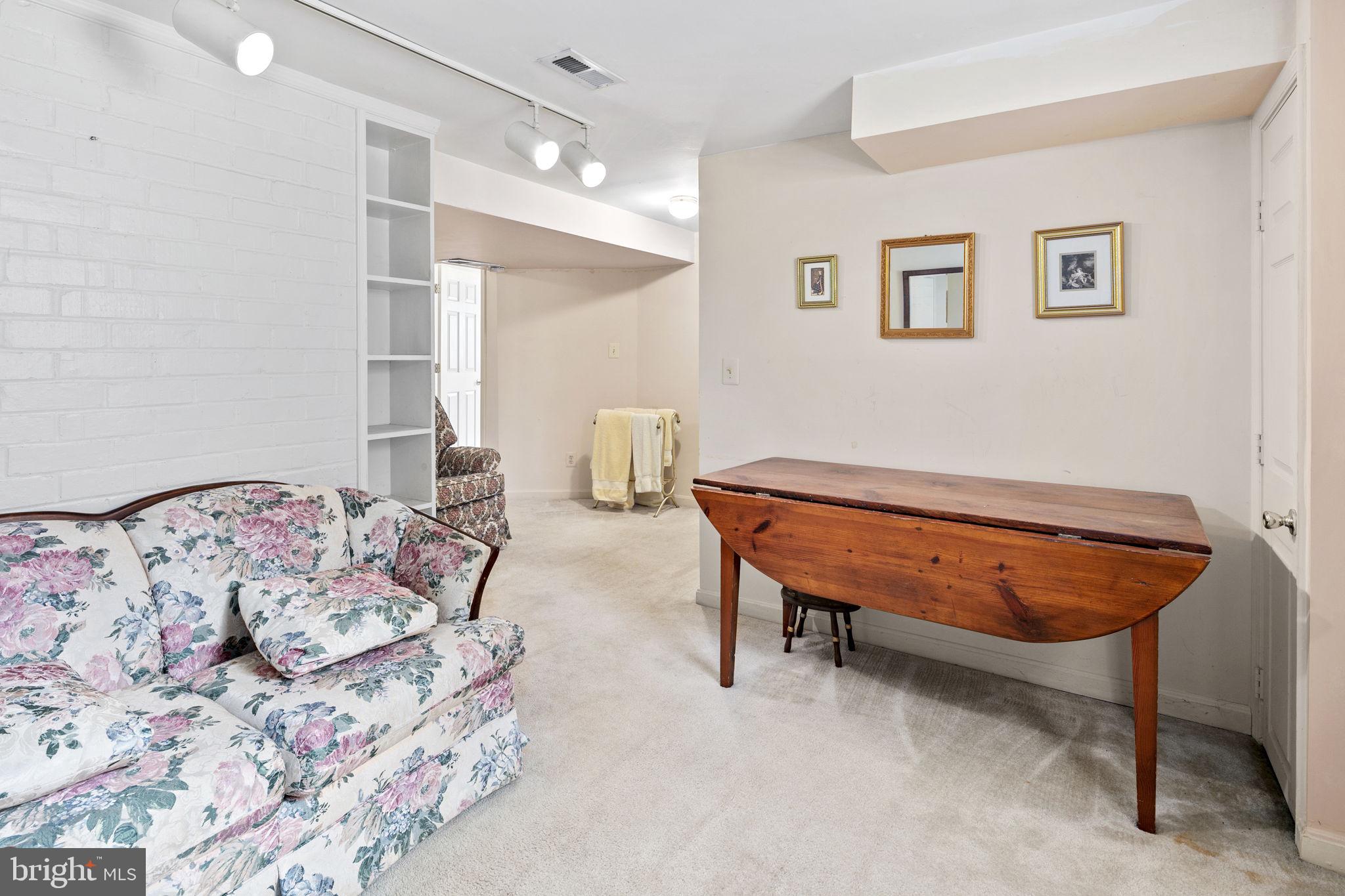 MT VERNON TERRACE - Residential