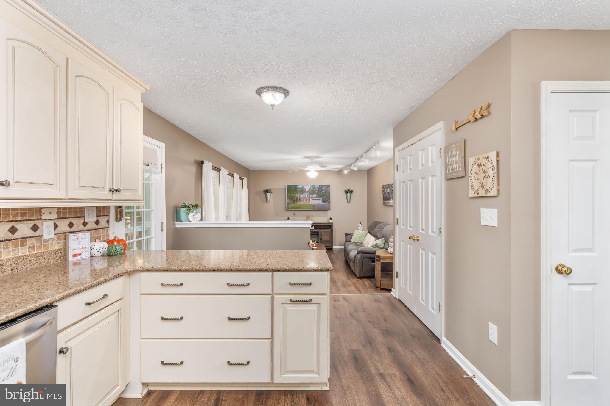 LAKE LAND OR - Residential