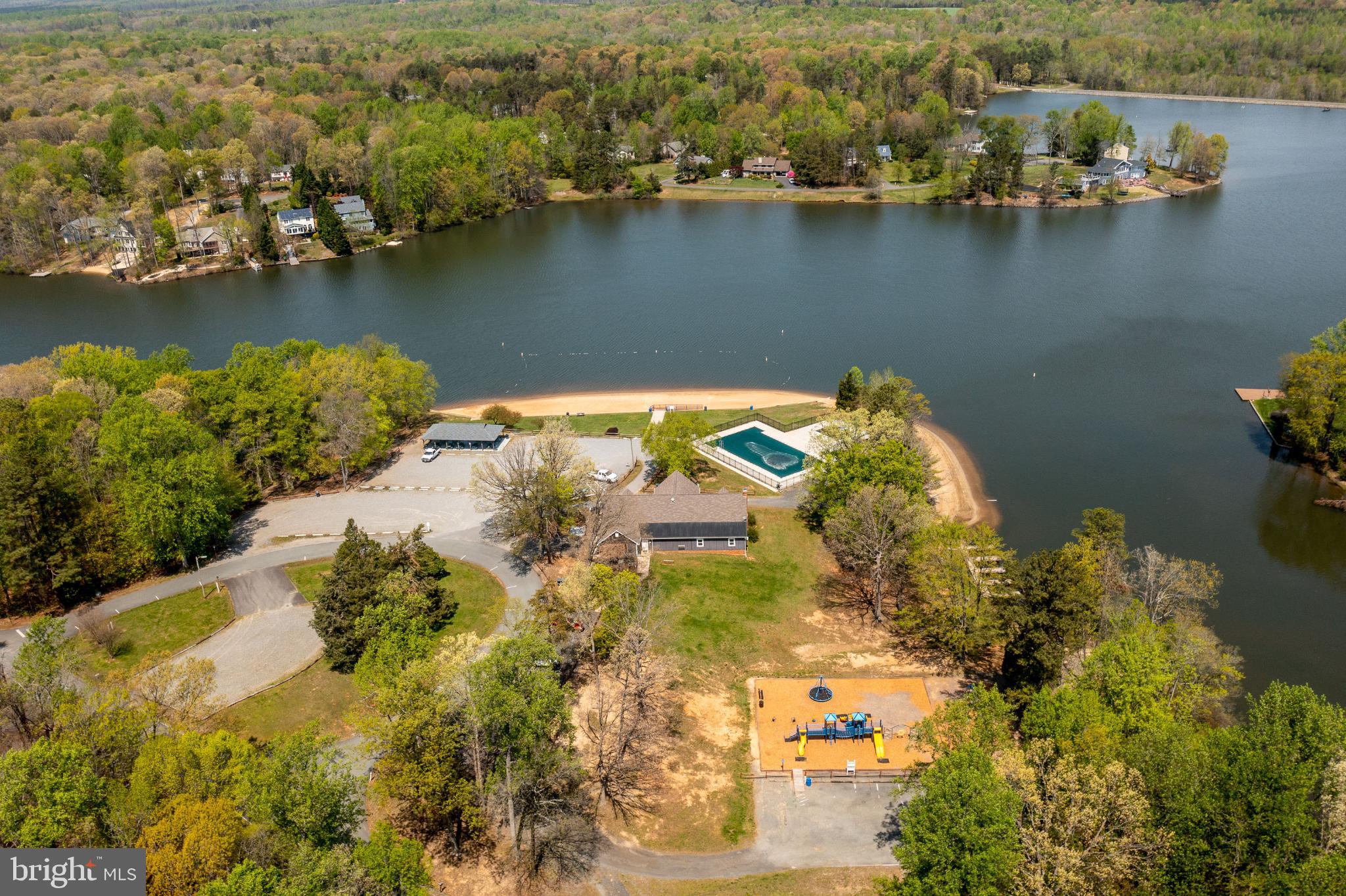 LAKE LAND OR - Residential