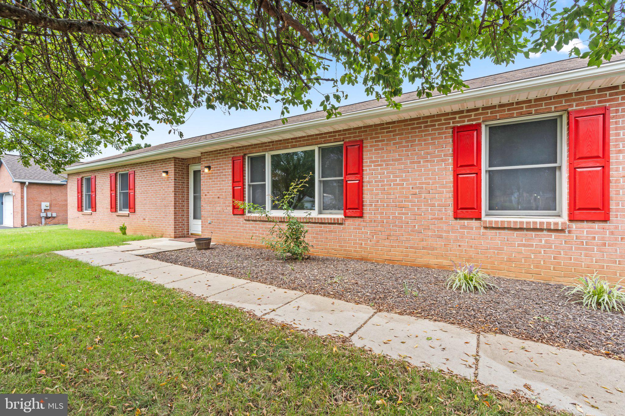 1213 S POINTE DRIVE