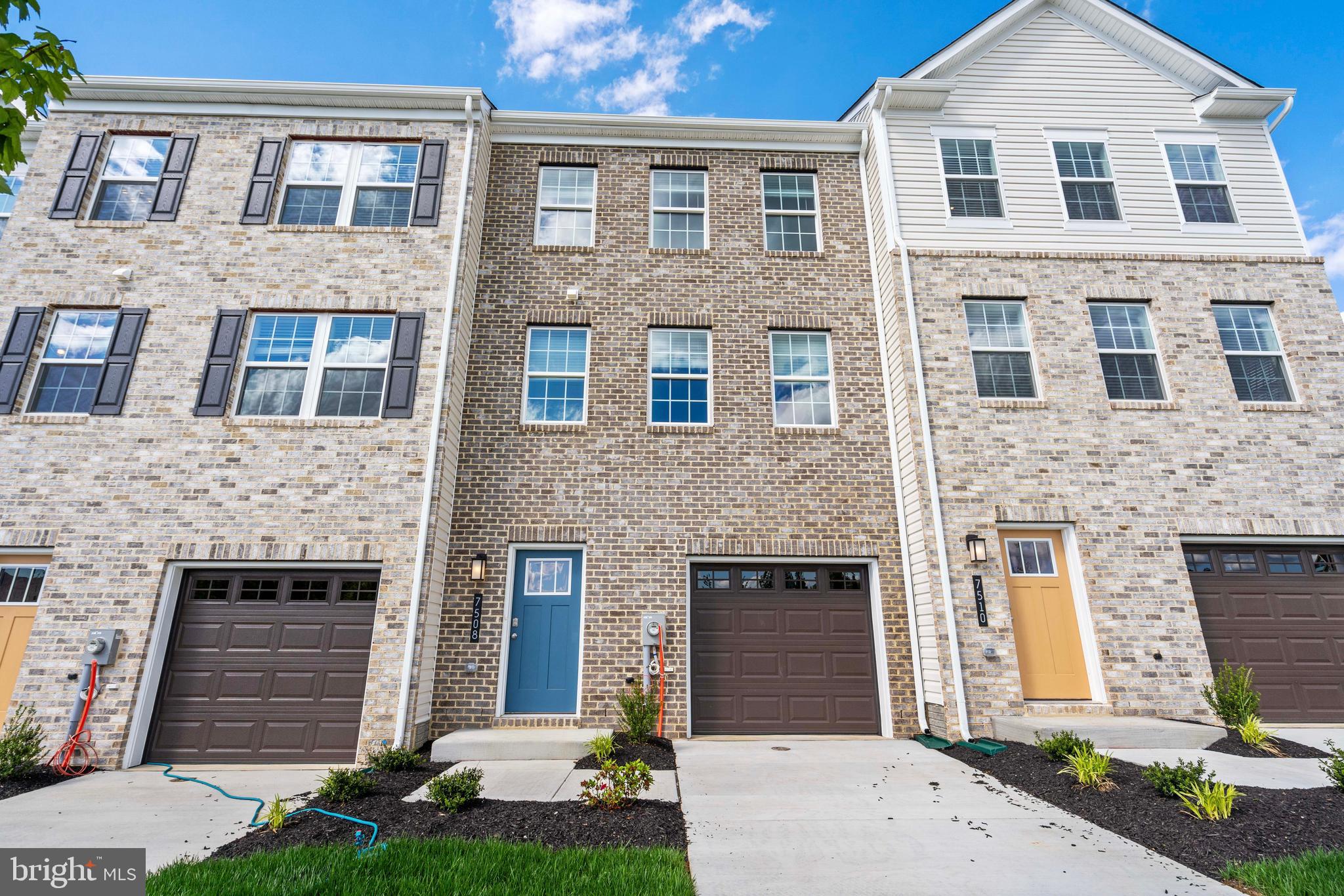 SPRING HILLS - Residential Lease