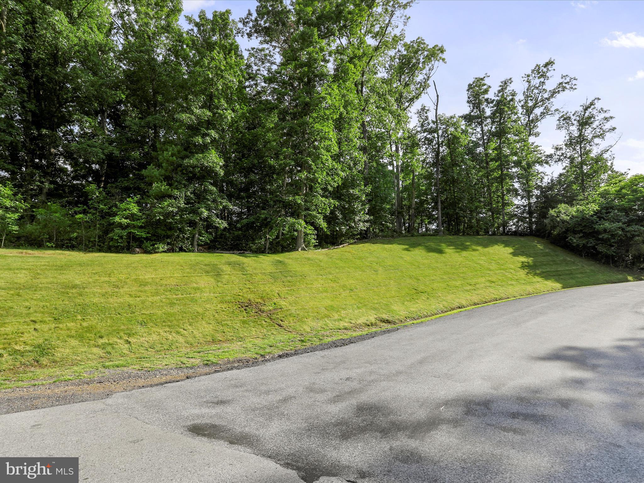 RELIANCE WOODS - Residential