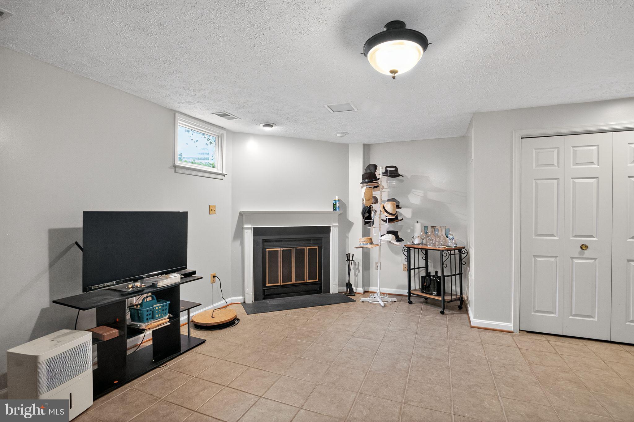 WESTWATER POINT - Residential