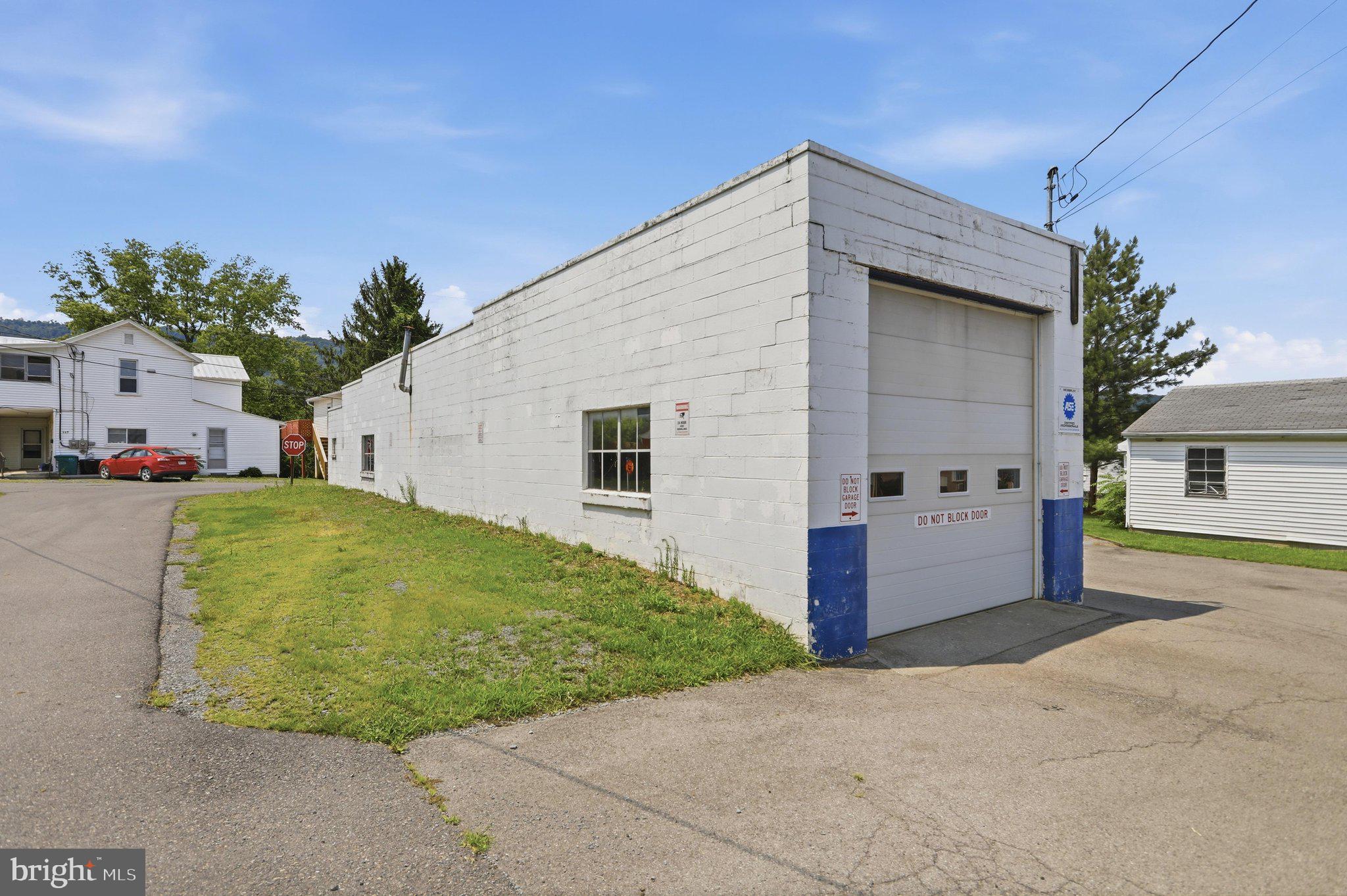 455 CENTER AVENUE