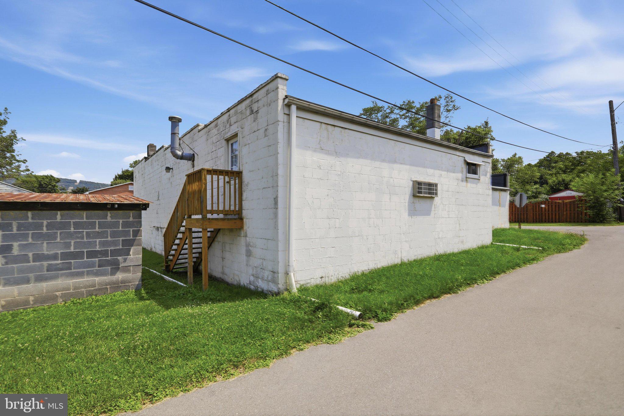 455 CENTER AVENUE
