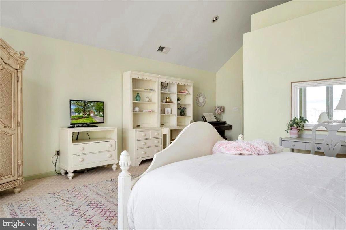 CLOVERFIELDS - Residential