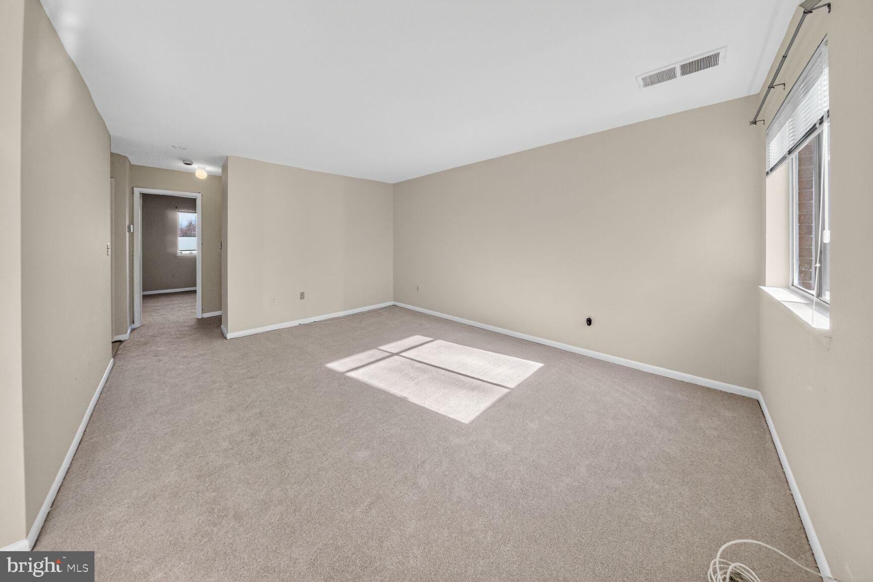 3364 HEWITT AVENUE 301