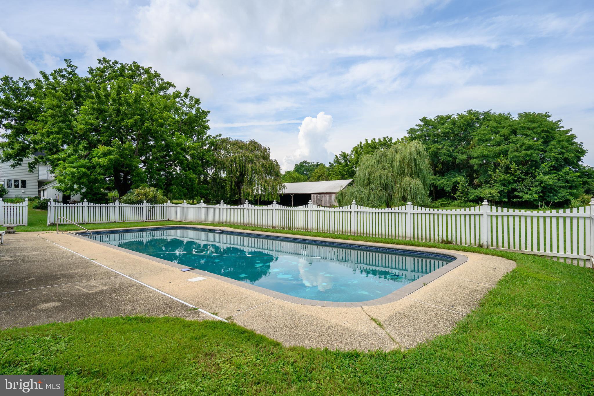 STILL POND - Residential