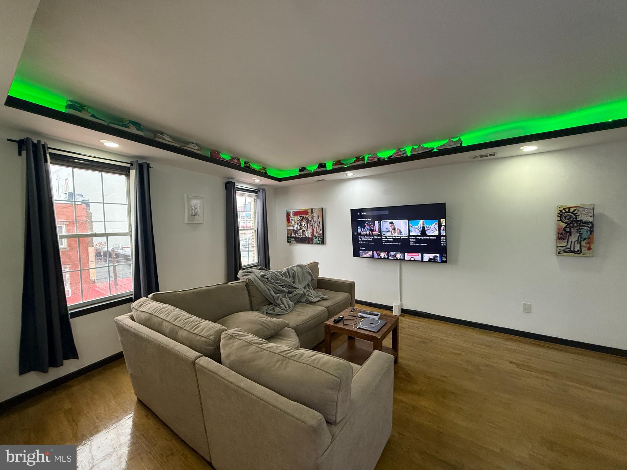 PASSYUNK SQUARE - Residential Income