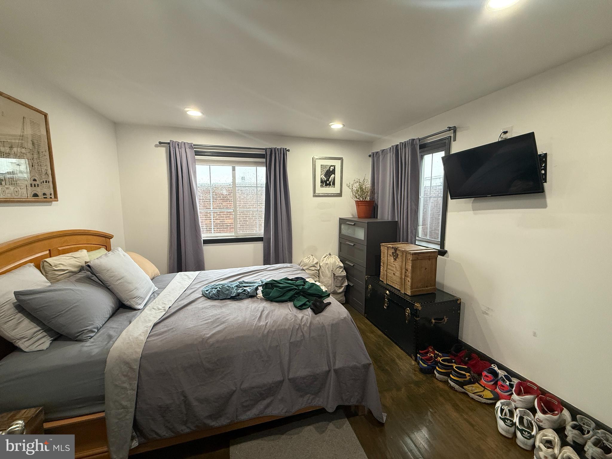 PASSYUNK SQUARE - Residential Income