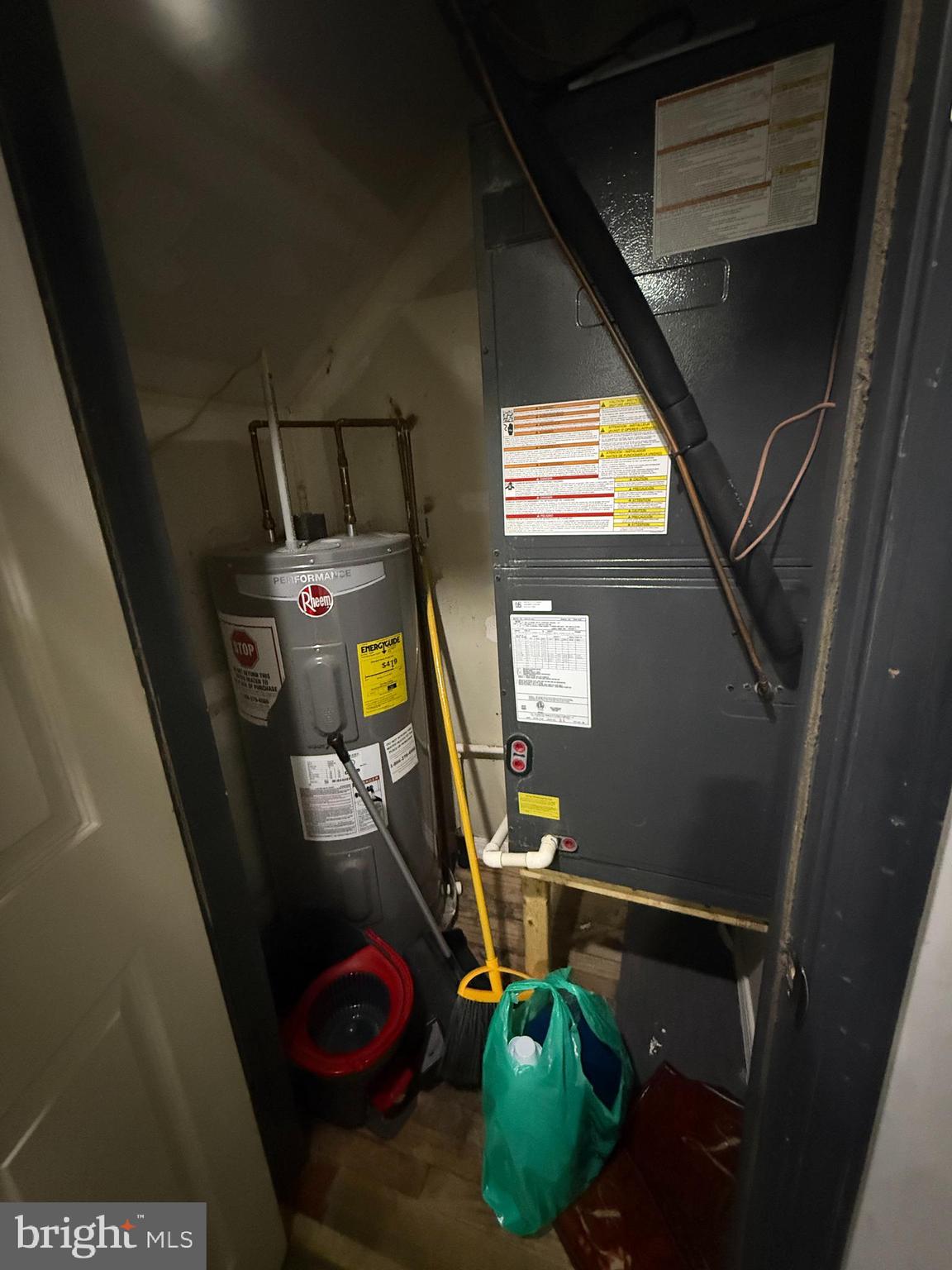 PASSYUNK SQUARE - Residential Income