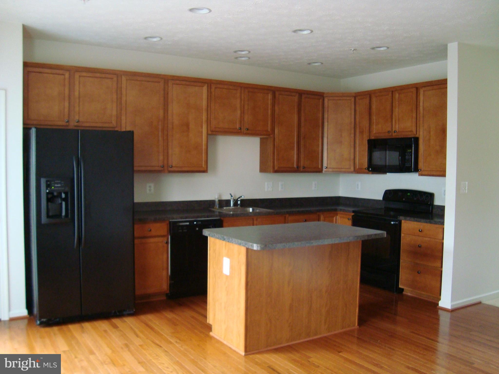 HOLLYWOODS POINT - Residential