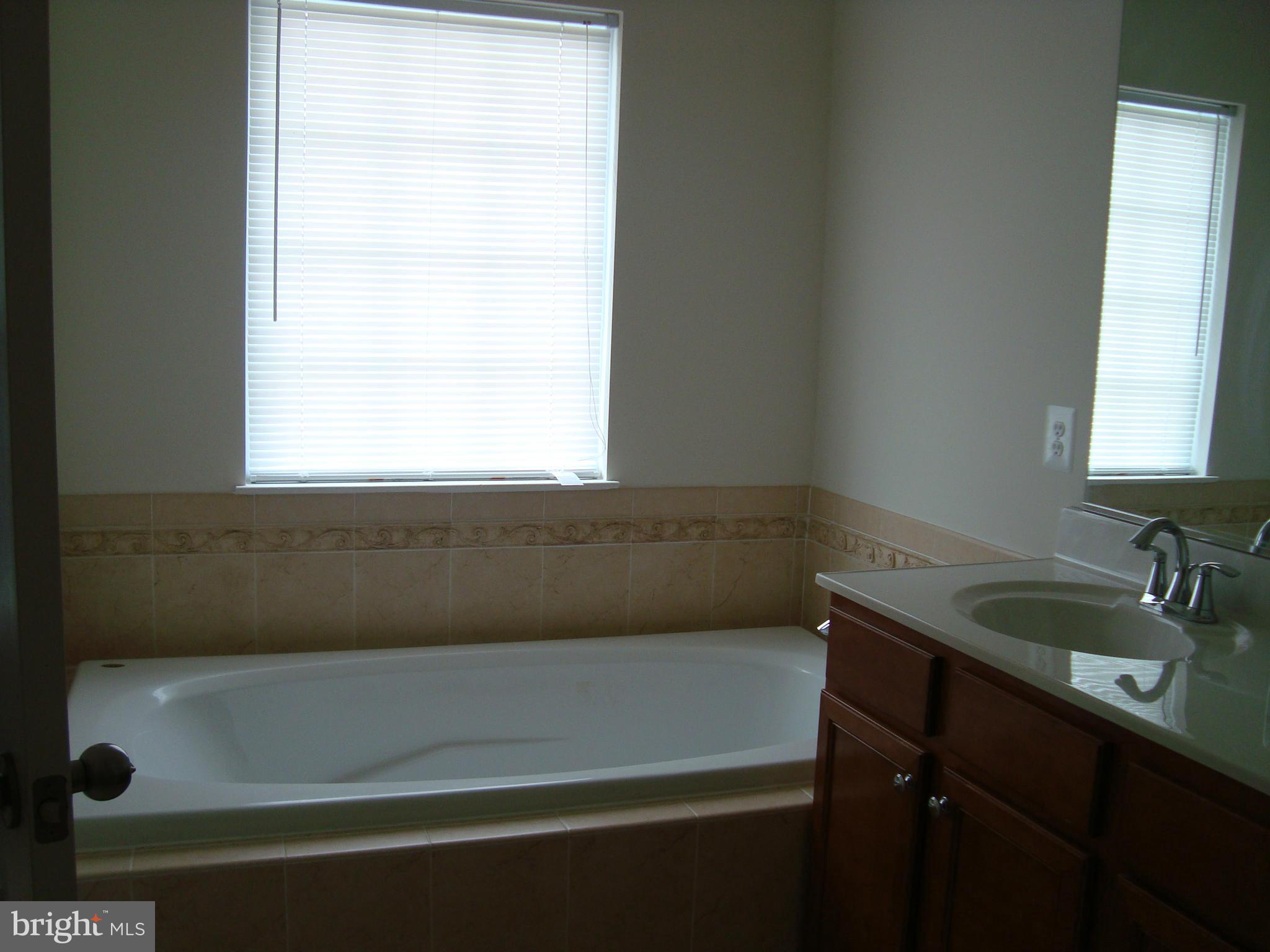 HOLLYWOODS POINT - Residential