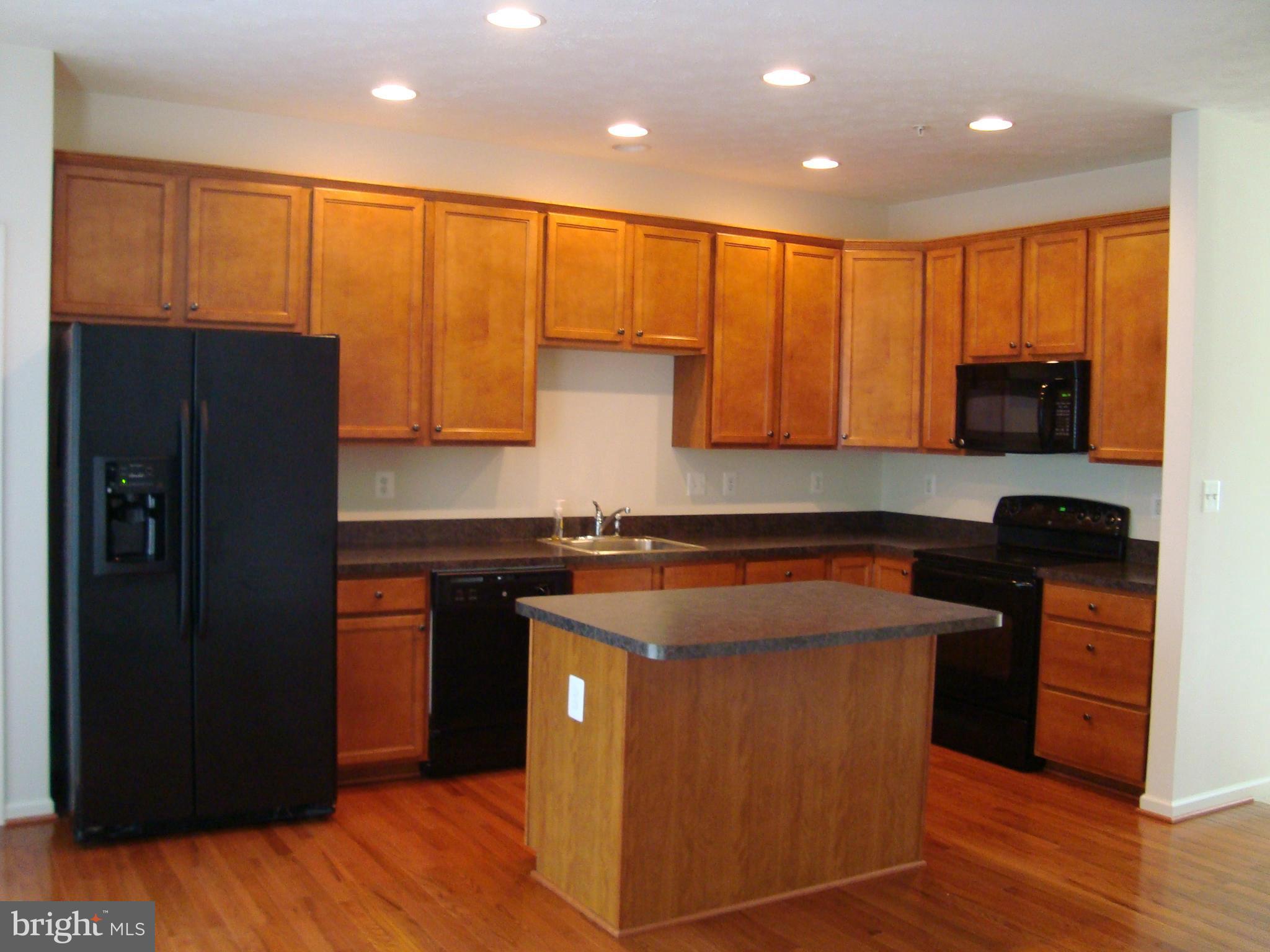 HOLLYWOODS POINT - Residential