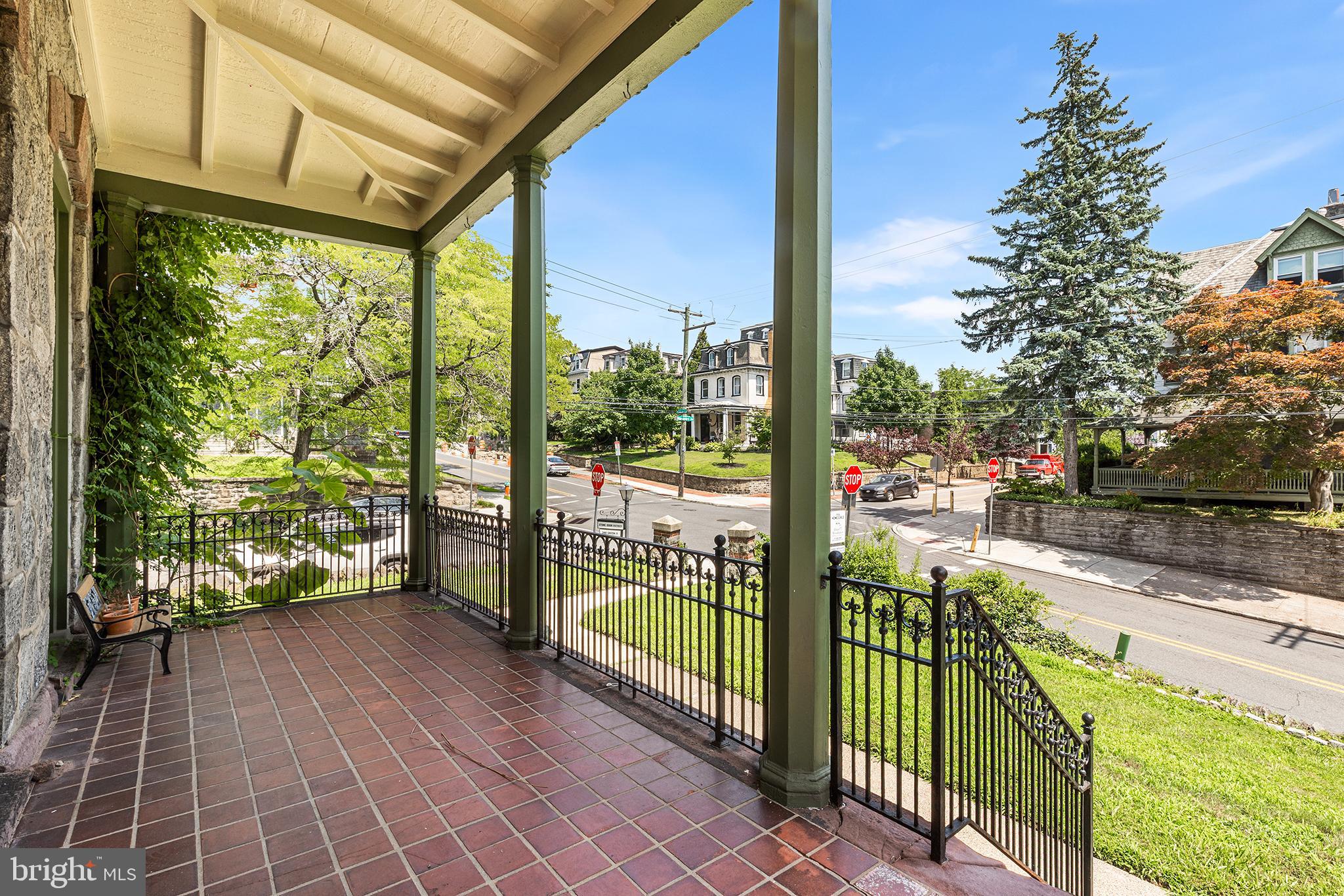 348 GREEN LANE