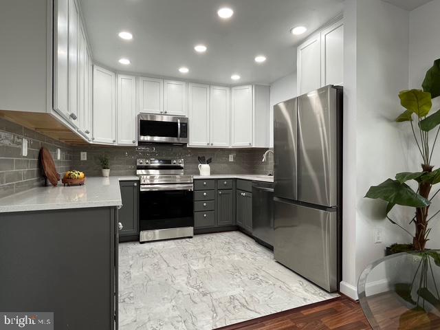 ROSSMOOR MUTUAL #16 - Residential