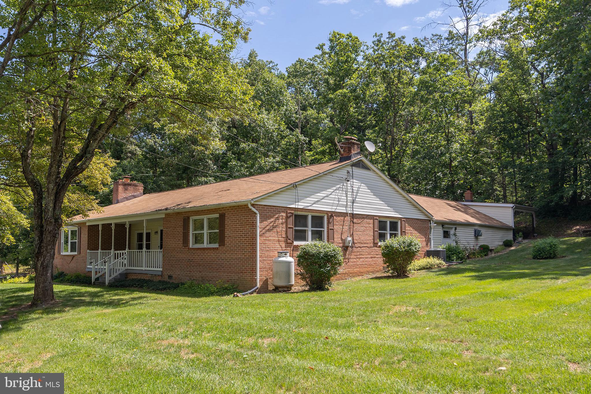 820 CEDAR GROVE ROAD