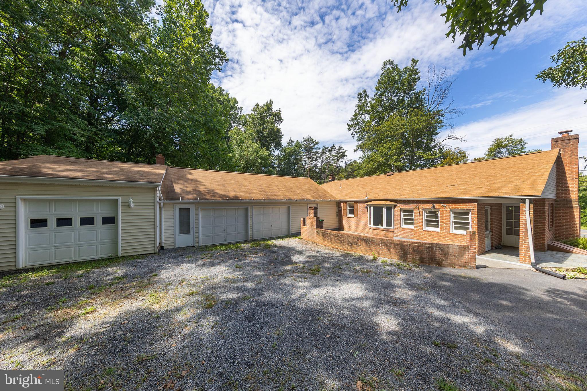 820 CEDAR GROVE ROAD